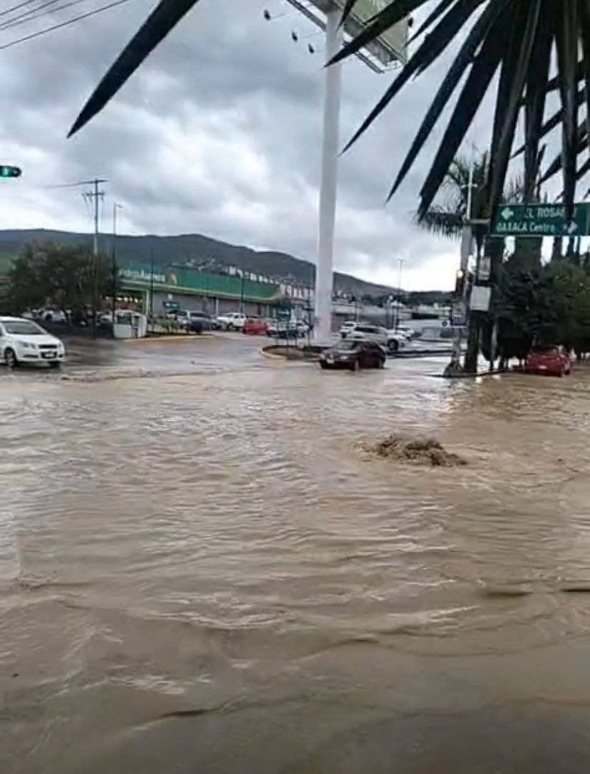 🌧️⚠️ ¡Se inundan calles de El Rosario! ⚠️🌧️