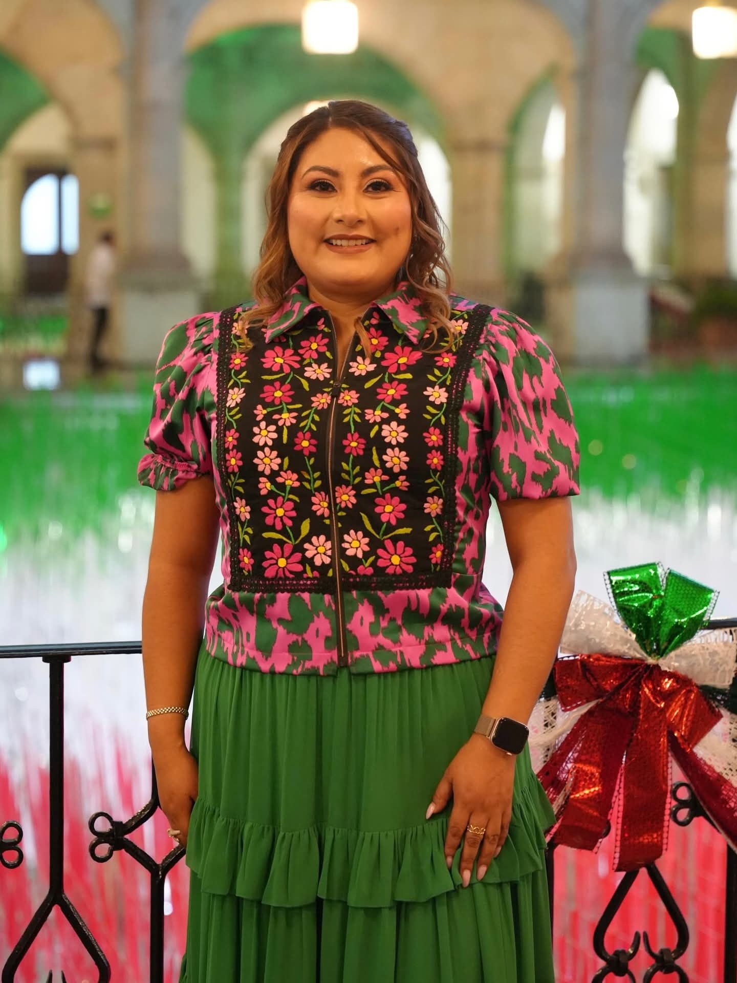 Daniela Taurino acompaña al Gobernador Salomón Jara en el tradicional Grito de Independencia