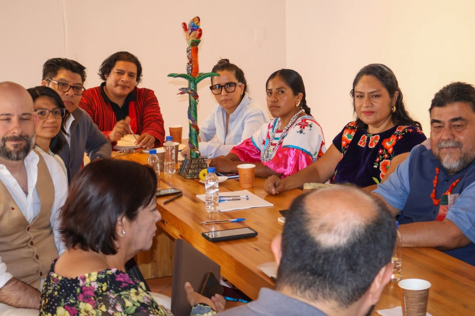 Congreso de Oaxaca y Shein abren diálogo para frenar plagio cultural en plataformas digitales